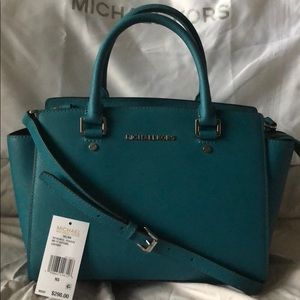 MICHAEL Michael Kors Selma Medium Zip Satchel
